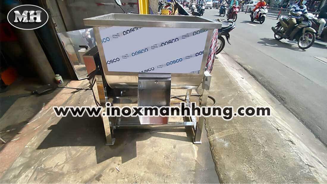 Máy trộn thịt 20kg nằm ngang 4 Máy trộn thịt 20kg nằm ngang 3