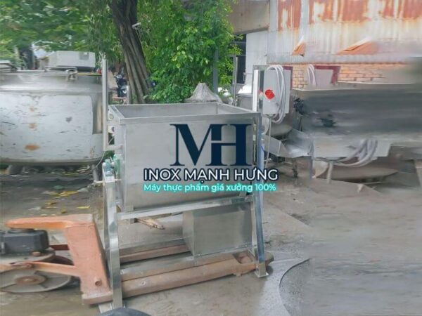 Máy trộn thịt làm xúc xích, lạp xưởng, giò chả